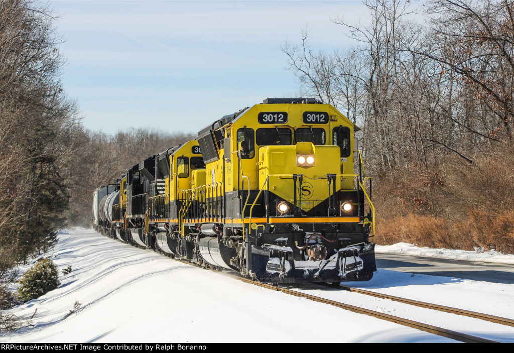 SU-99 with a all-yellowjacket consist awaits its crew so it can depart westbound